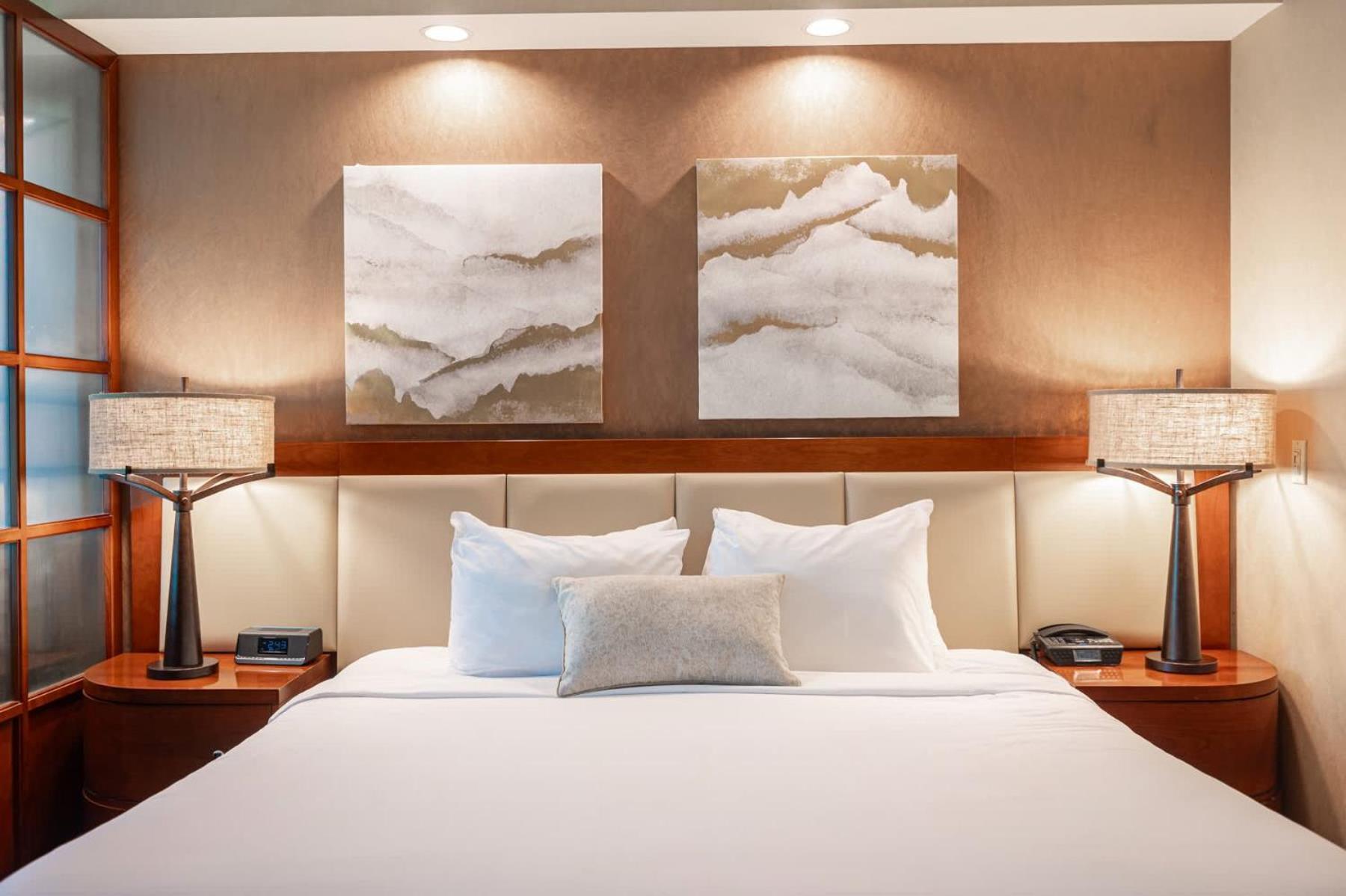 No Fee Strip View Suite+ Free Valet + Pool *