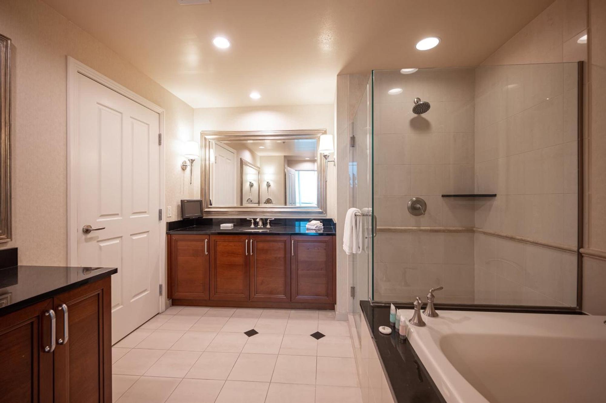 Apartment High Floor Stripview Balcony 1bdr & Jetbath Las Vegas