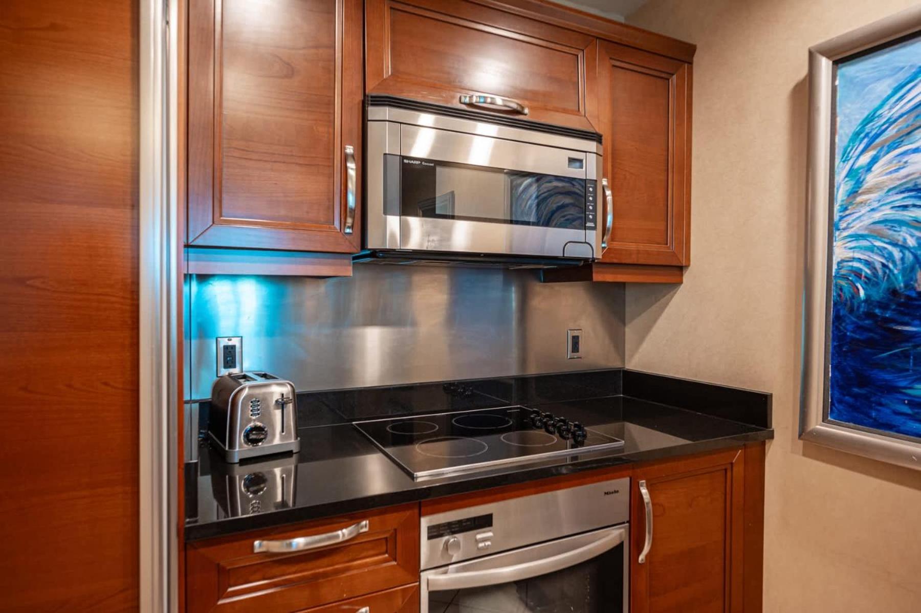 High Floor Stripview Balcony 1bdr & Jetbath * Las Vegas