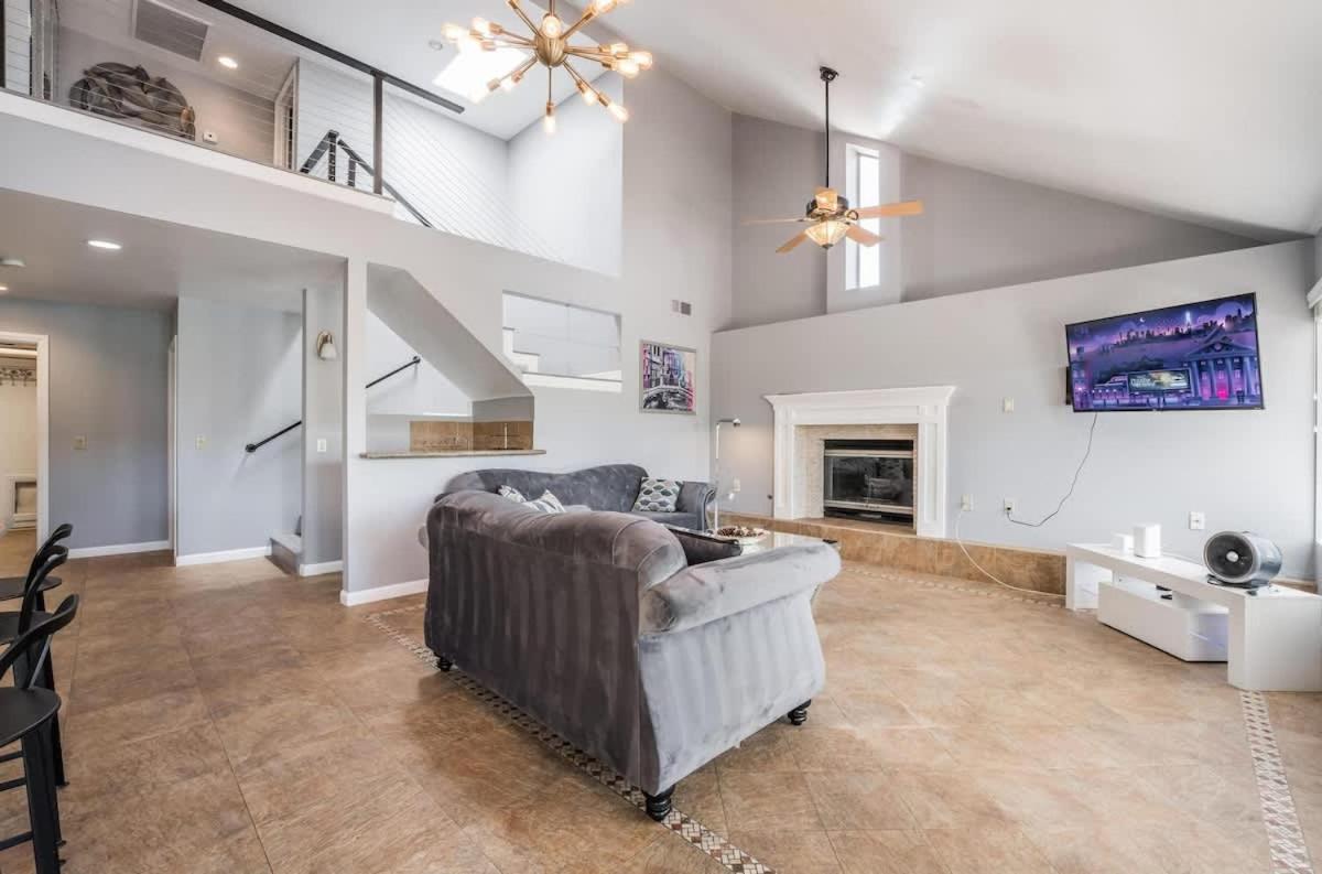 Luxury Meets Vegas Gorgeous By The Strip Holiday home Las Vegas