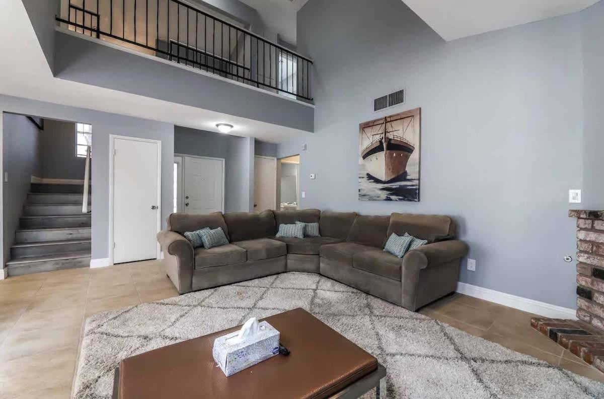 Vegas Living Gorgeous With Pool Near The Strip Ferienhaus *