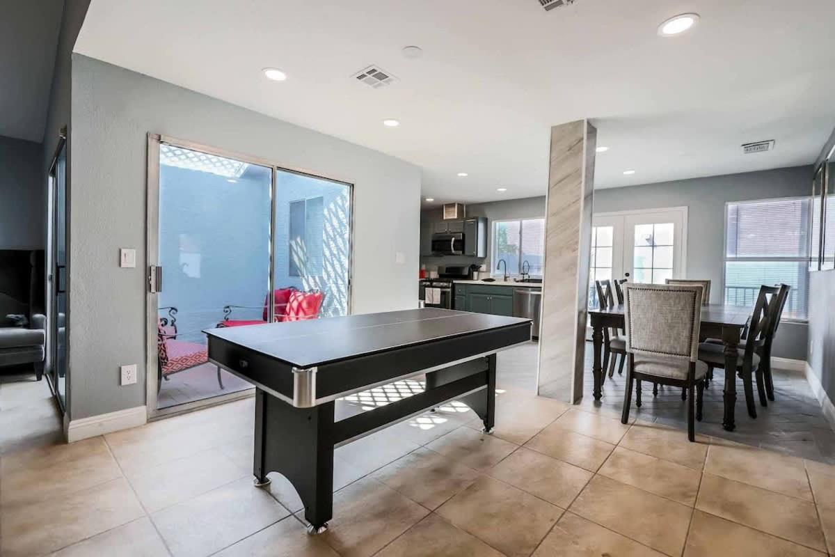 Ferienhaus Vegas Living Gorgeous With Pool Near The Strip