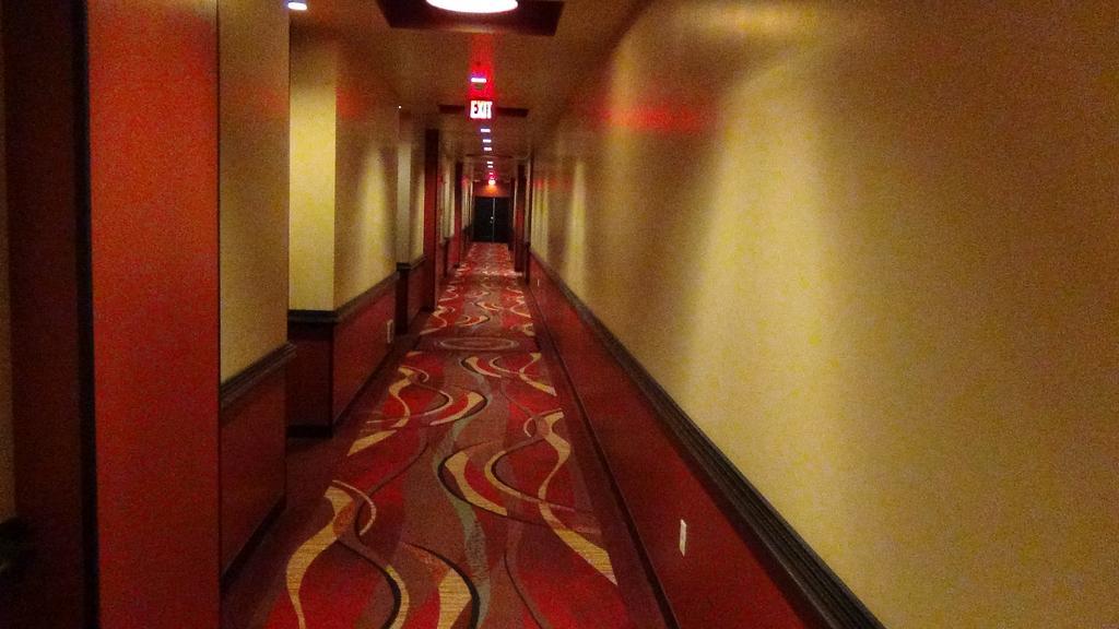 At Elara Vegas Center Strip-no Fees Aparthotel