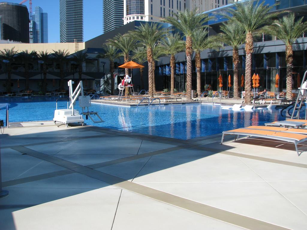 At Elara Vegas Center Strip-no Fees