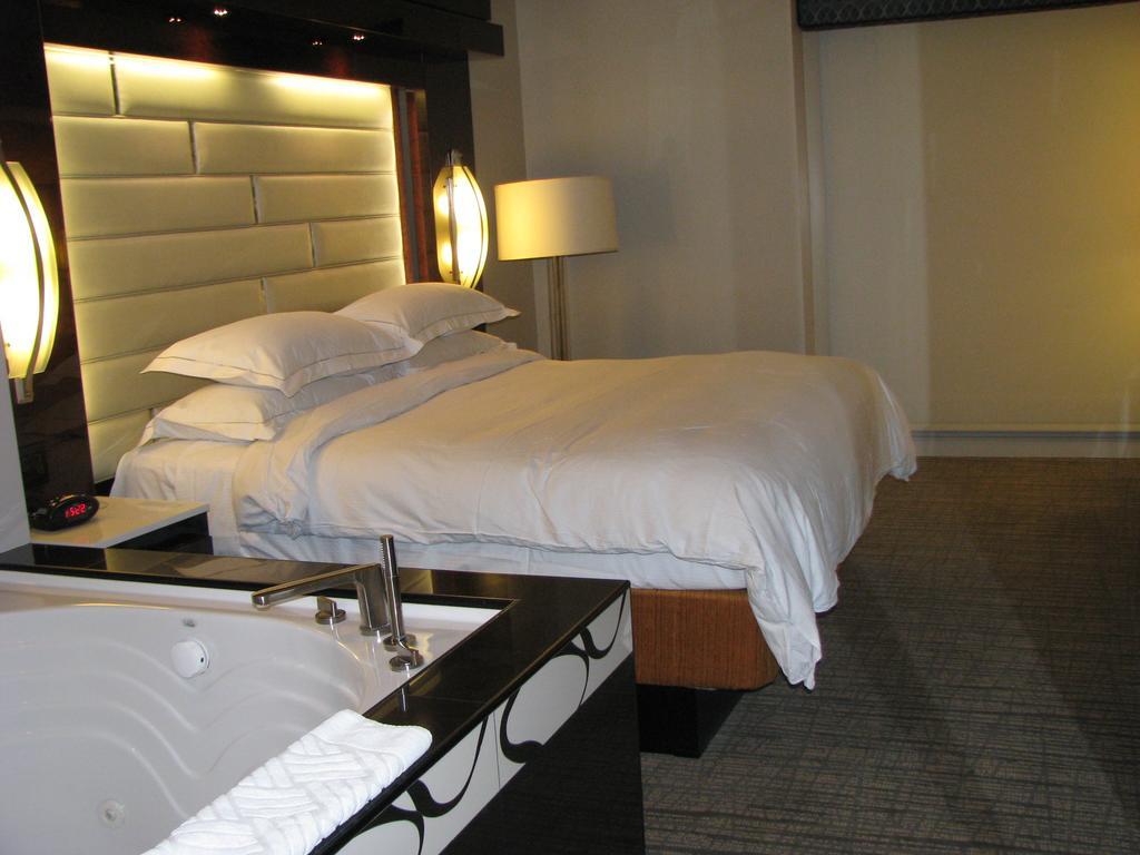 Aparthotel At Elara Vegas Center Strip-no Fees