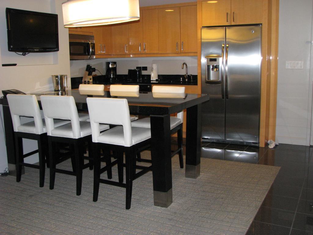 At Elara Vegas Center Strip-no Fees Las Vegas