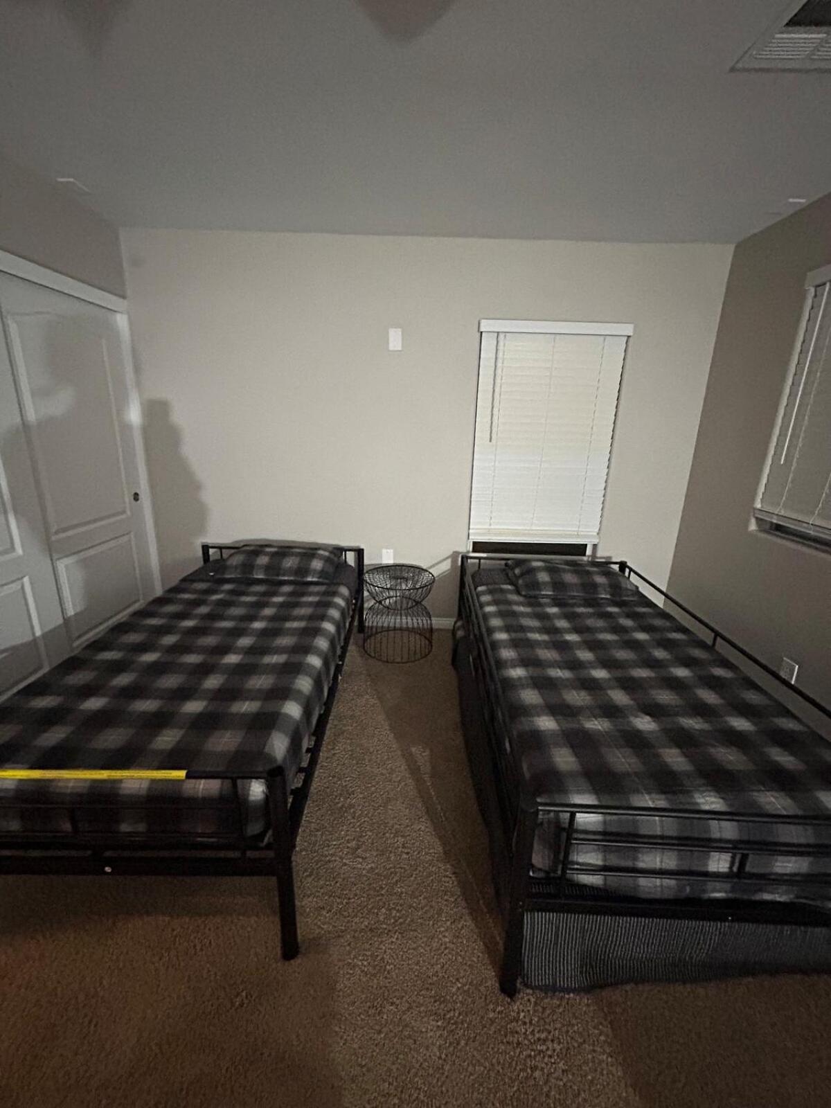 North Vegas Beauty 4 Bedroom Holiday home