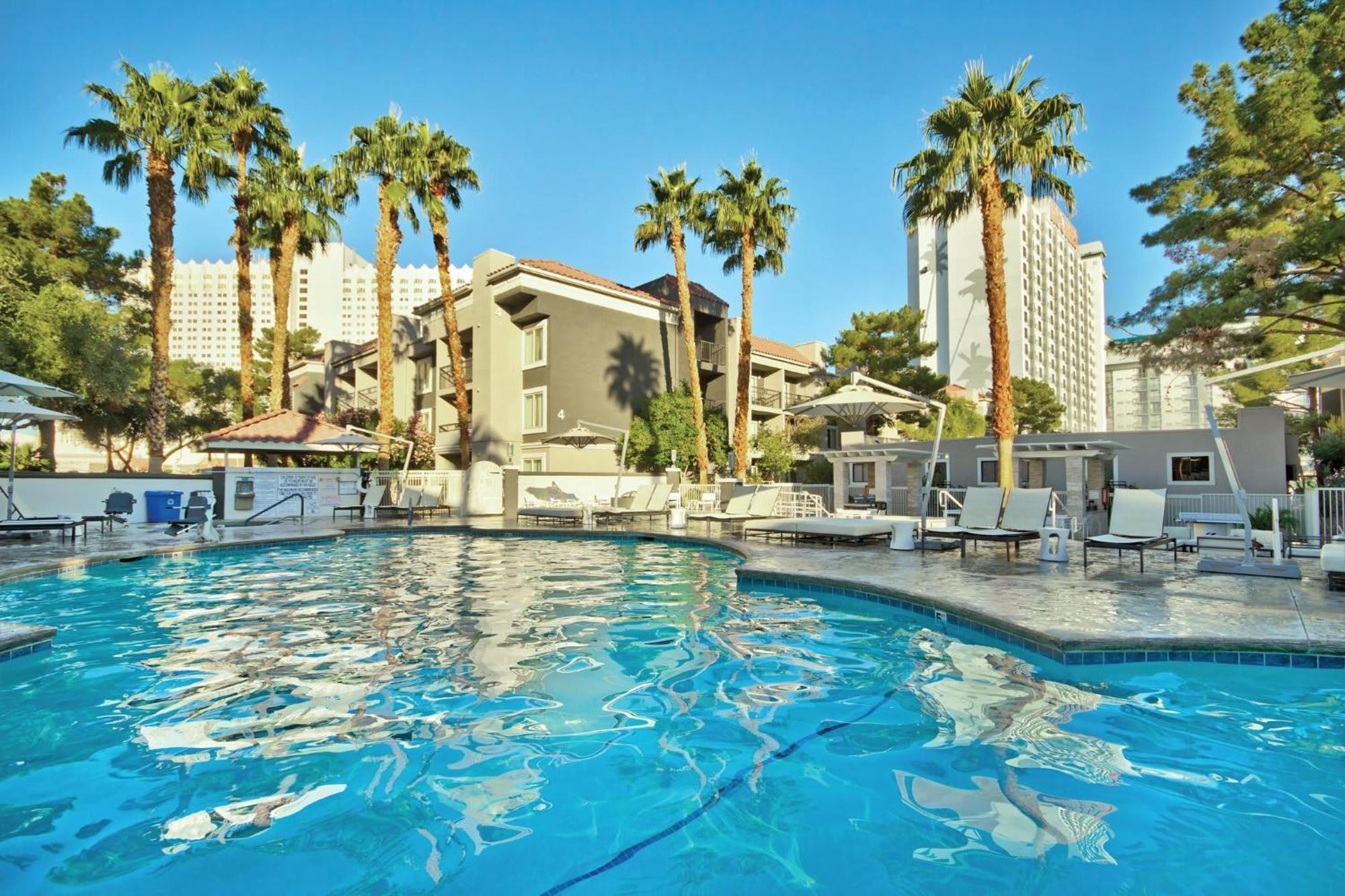 Wyndham Desert Rose 2br With Access Ferienhaus *