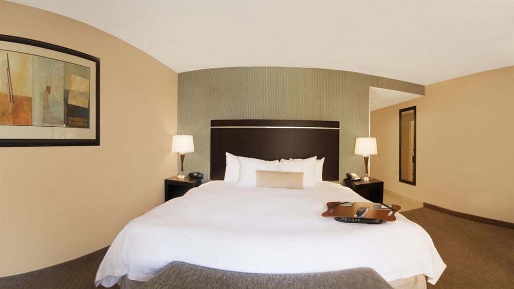 Hampton & Vegas Airport Hotel