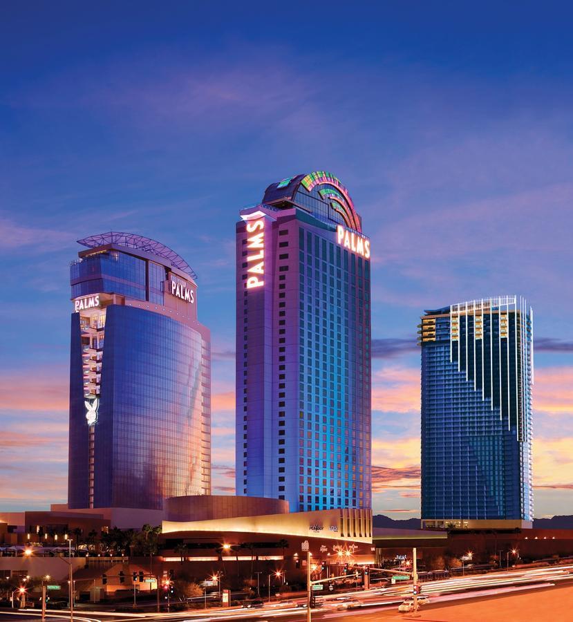 Luxury At Palms Place Aparthotel 4*