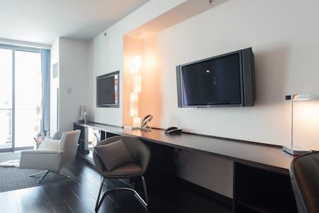 Luxury At Palms Place Aparthotel