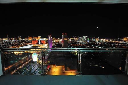 Luxury At Palms Place Aparthotel