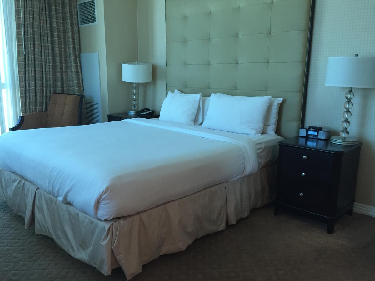 Aparthotel True 1br Balcony With Strip View At Mgm Signature