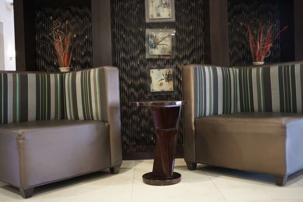 Hampton & Vegas Airport Hotel 3*