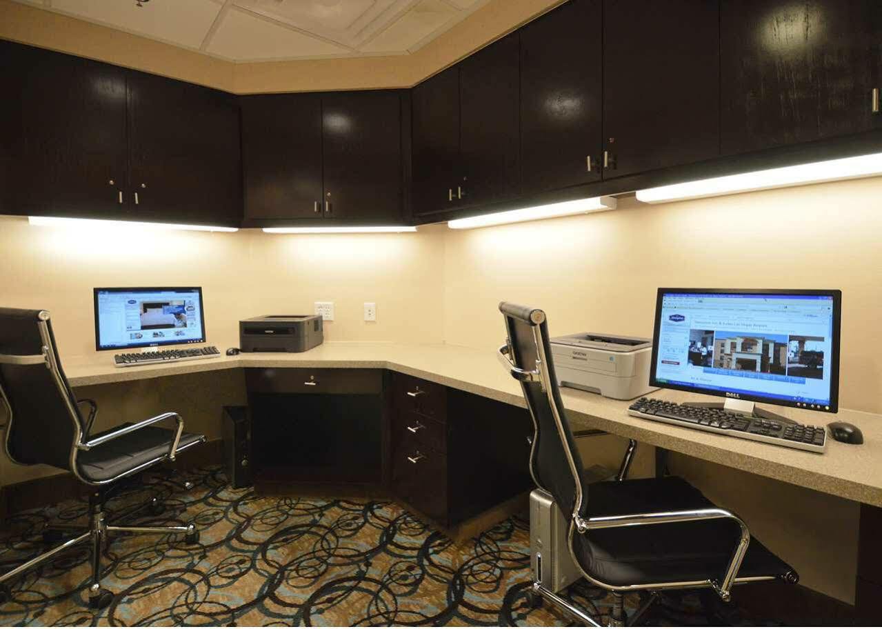 Hampton & Vegas Airport Hotel 3*
