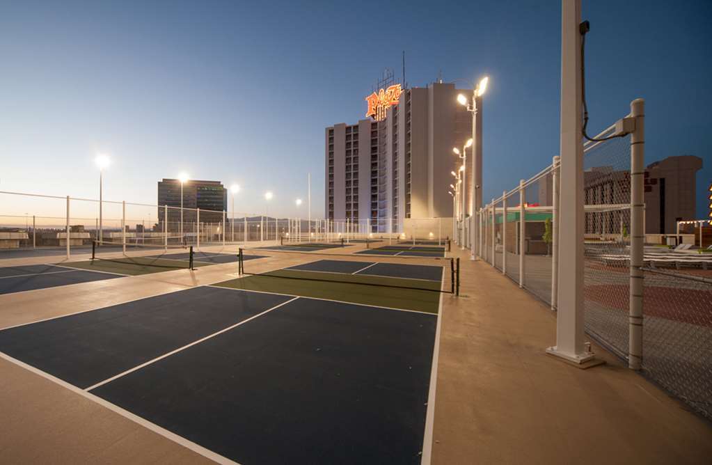 Plaza & Casino Hotel 4*