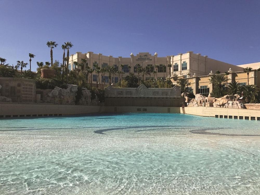 Mandalay Bay And Casino By Suiteness Hotel Las Vegas