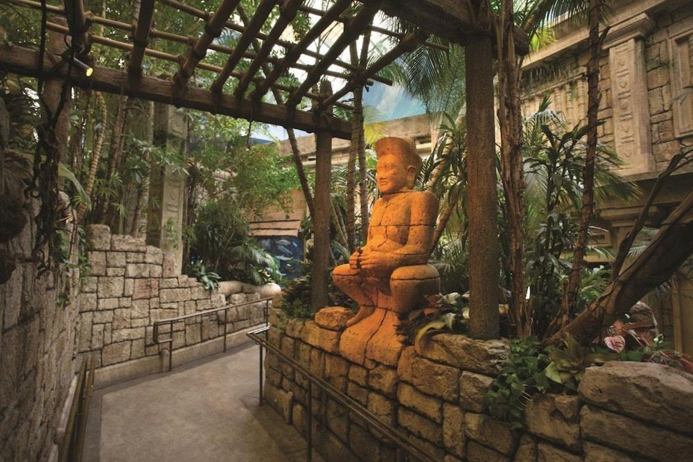 Hotel Mandalay Bay And Casino By Suiteness 5*