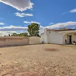 The Goat Hut Studio 11 Mi To Las Vegas Strip!