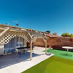 Stylish 2-Bedroom Las Vegas Getaway With Amenities