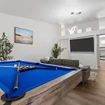 Vegas Retreats Pool, Arcade, Fun, 10Min From Airport And The Strip