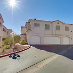 6 Mi To Vegas Strip City-View Gem With Pool Access