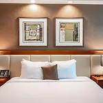 No Resort Fee Strip View Suites+ Free Valet + Pool