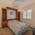 Beautiful Townhome With Pool