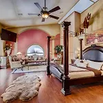Villa Gordal - Enormous Villa In Las Vegas With 39 Sleeps