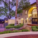 Villa Gordal - Enormous Villa In Las Vegas With 39 Sleeps