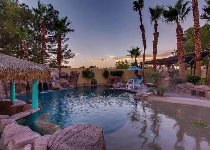 Villa Gordal - Enormous Villa In Las Vegas With 39 Sleeps