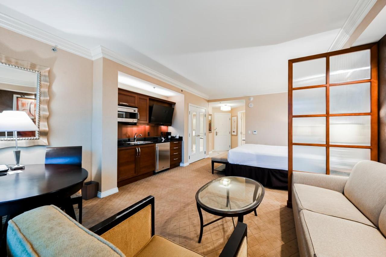 Penthouse With Strip View At The Signature At Mgm Grand 4*