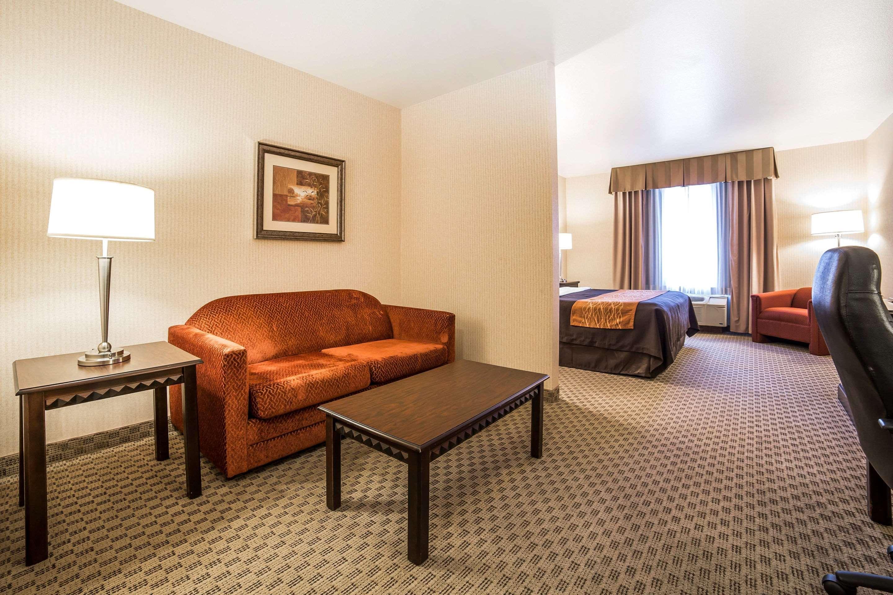 Comfort & Henderson - Vegas Hotel 3*