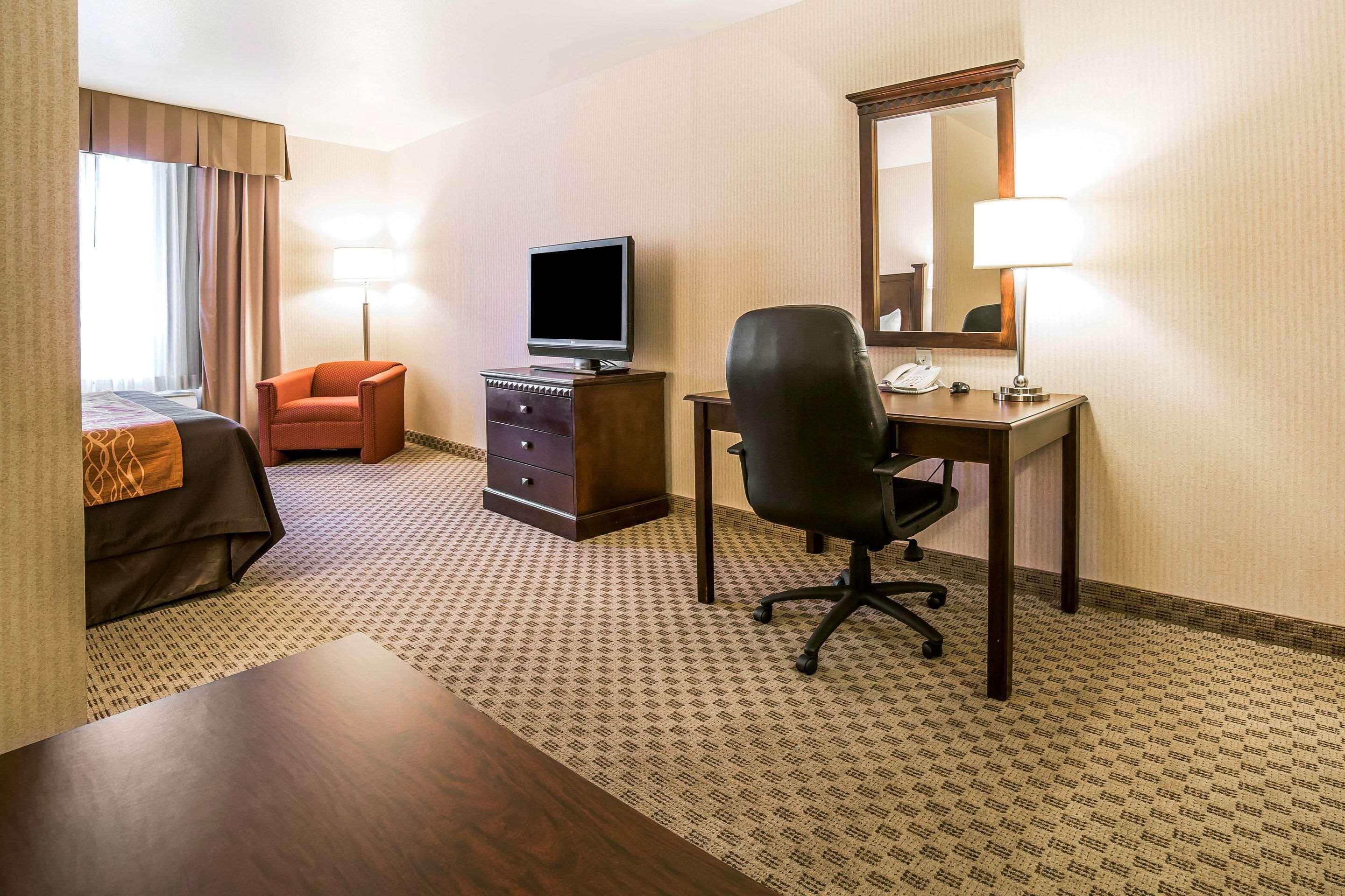 Comfort & Henderson - Vegas 3*