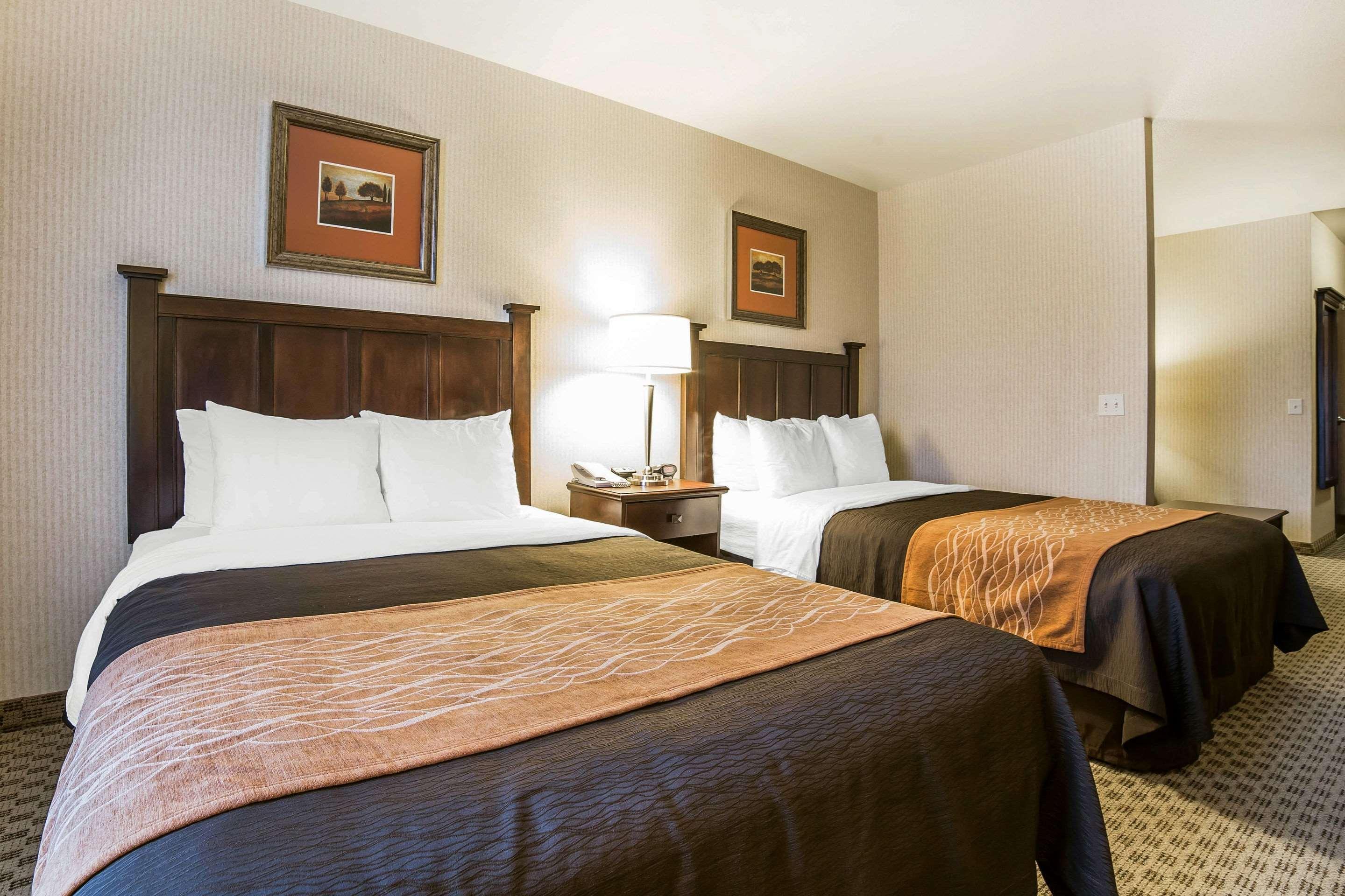 Comfort & Henderson - Vegas Hotel
