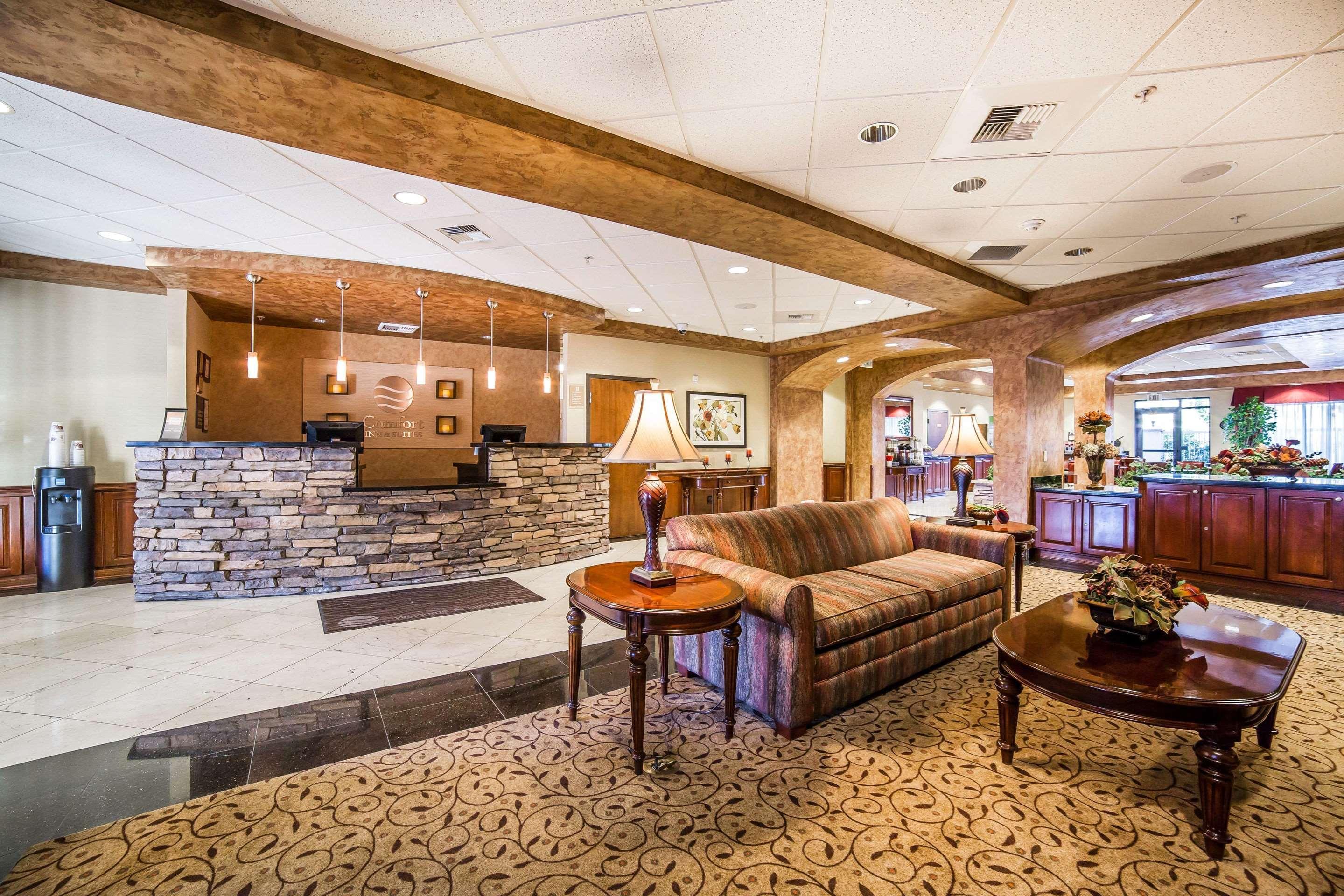 Comfort & Henderson - Vegas Hotel 3*