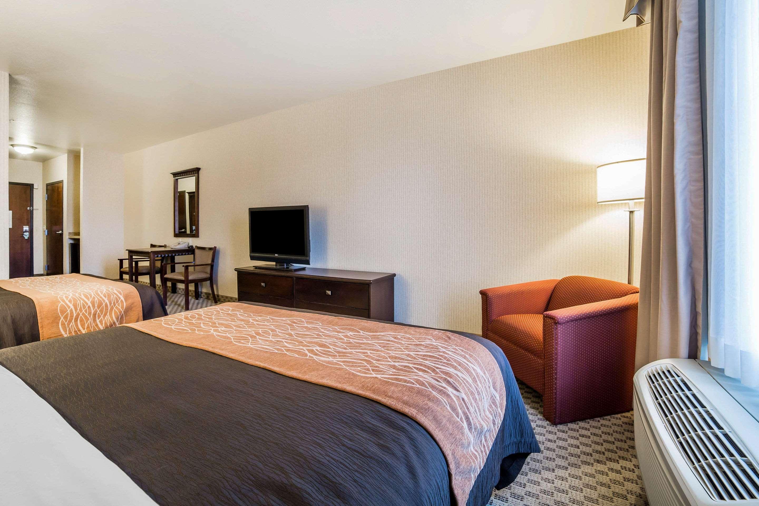 Comfort & Henderson - Vegas Hotel 3*