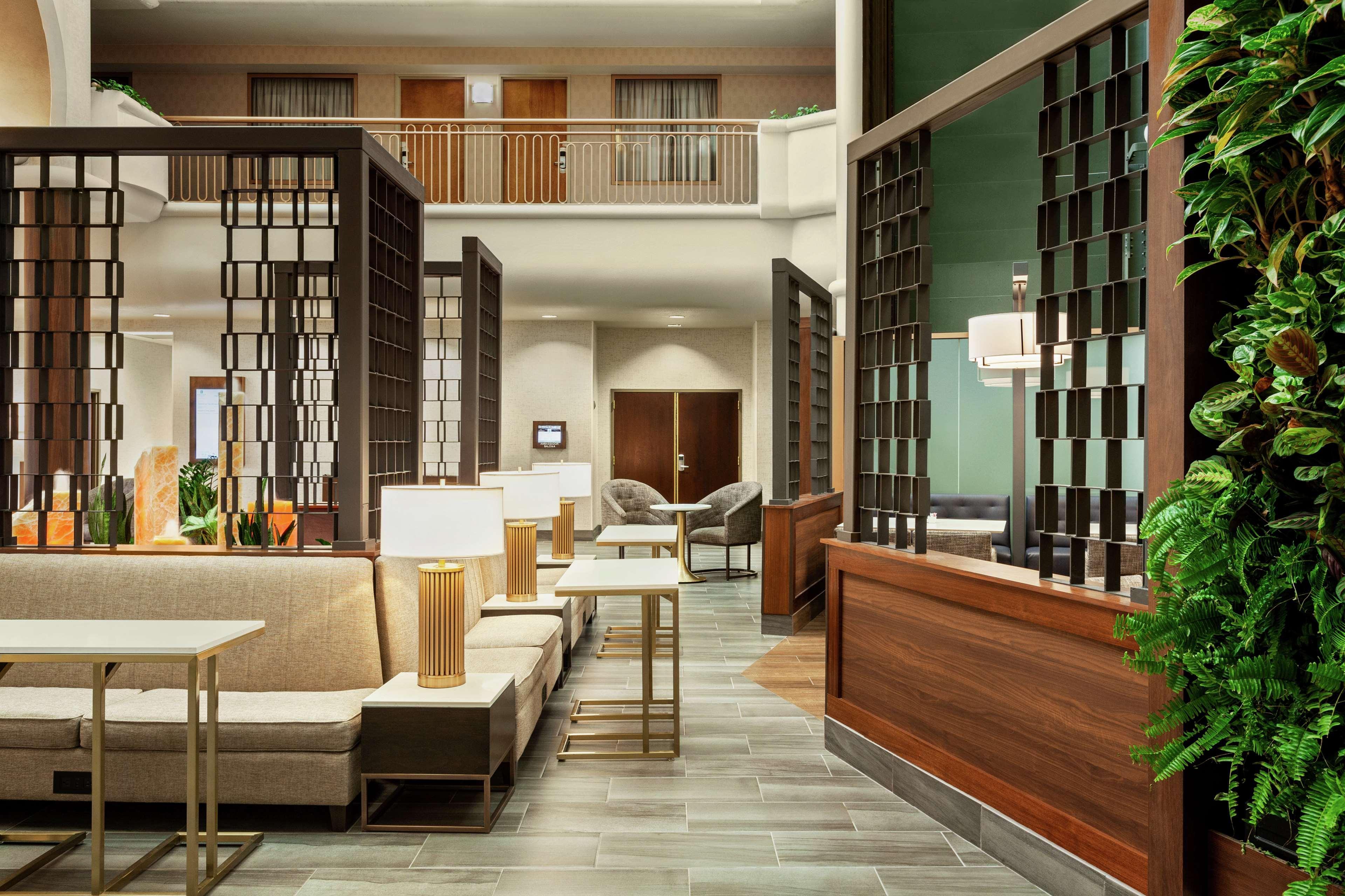 Hotel Embassy By Hilton Convention Center Vegas 4*