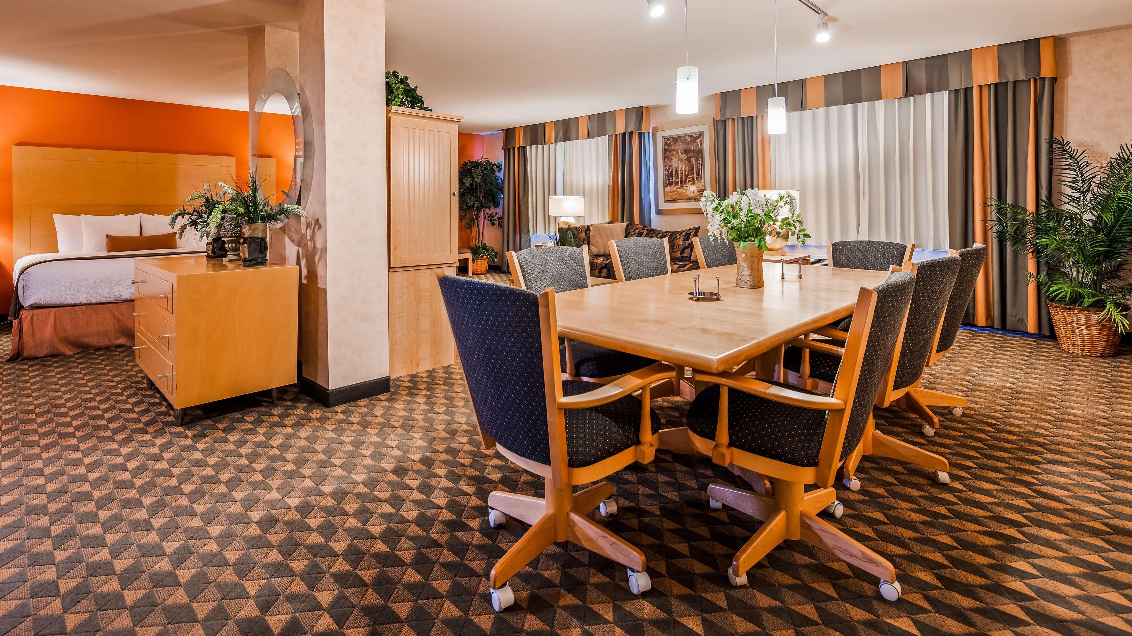 Western North Vegas & Hotel Las Vegas
