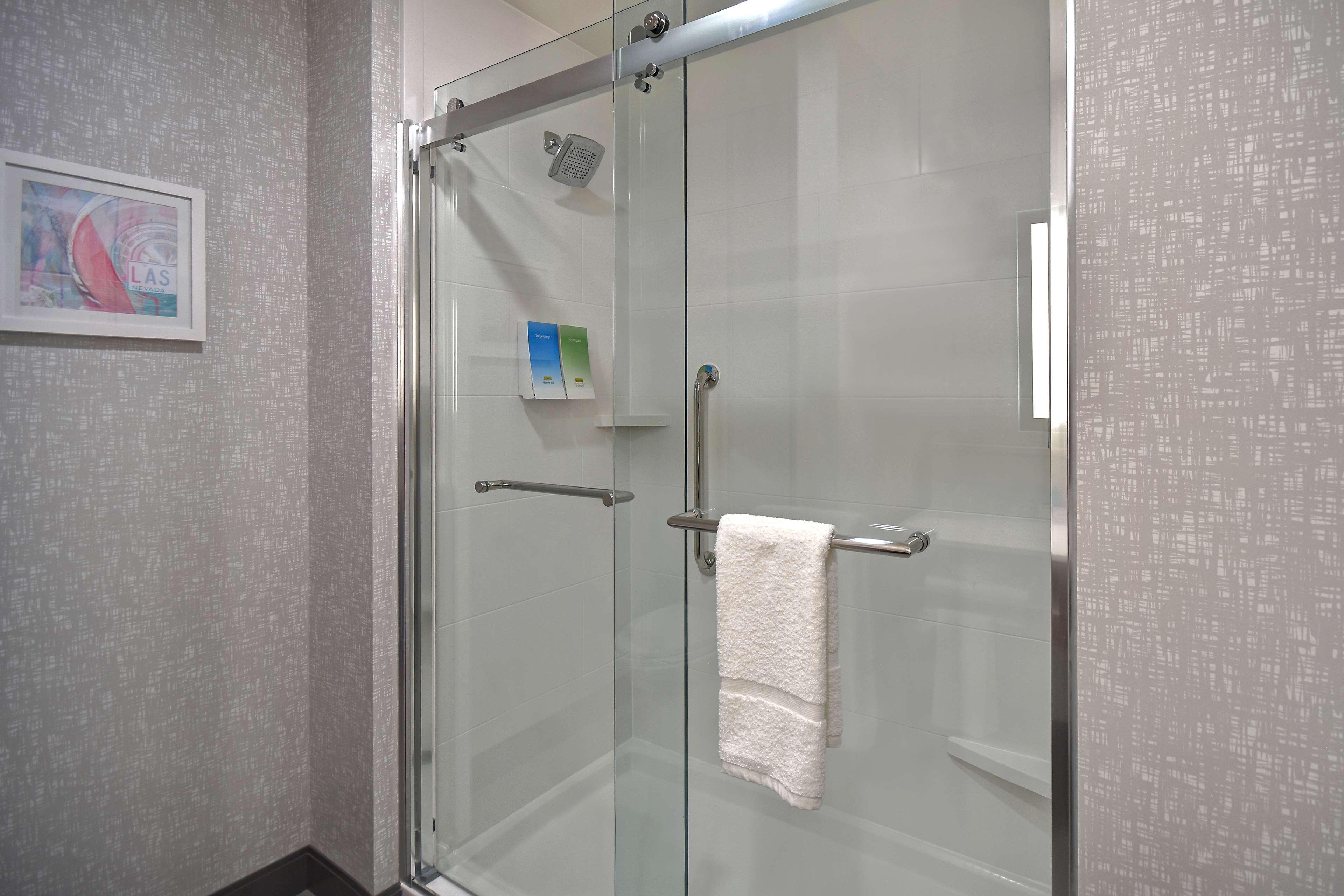 Hampton & Vegas Convention Center - No Fee Hotel Las Vegas
