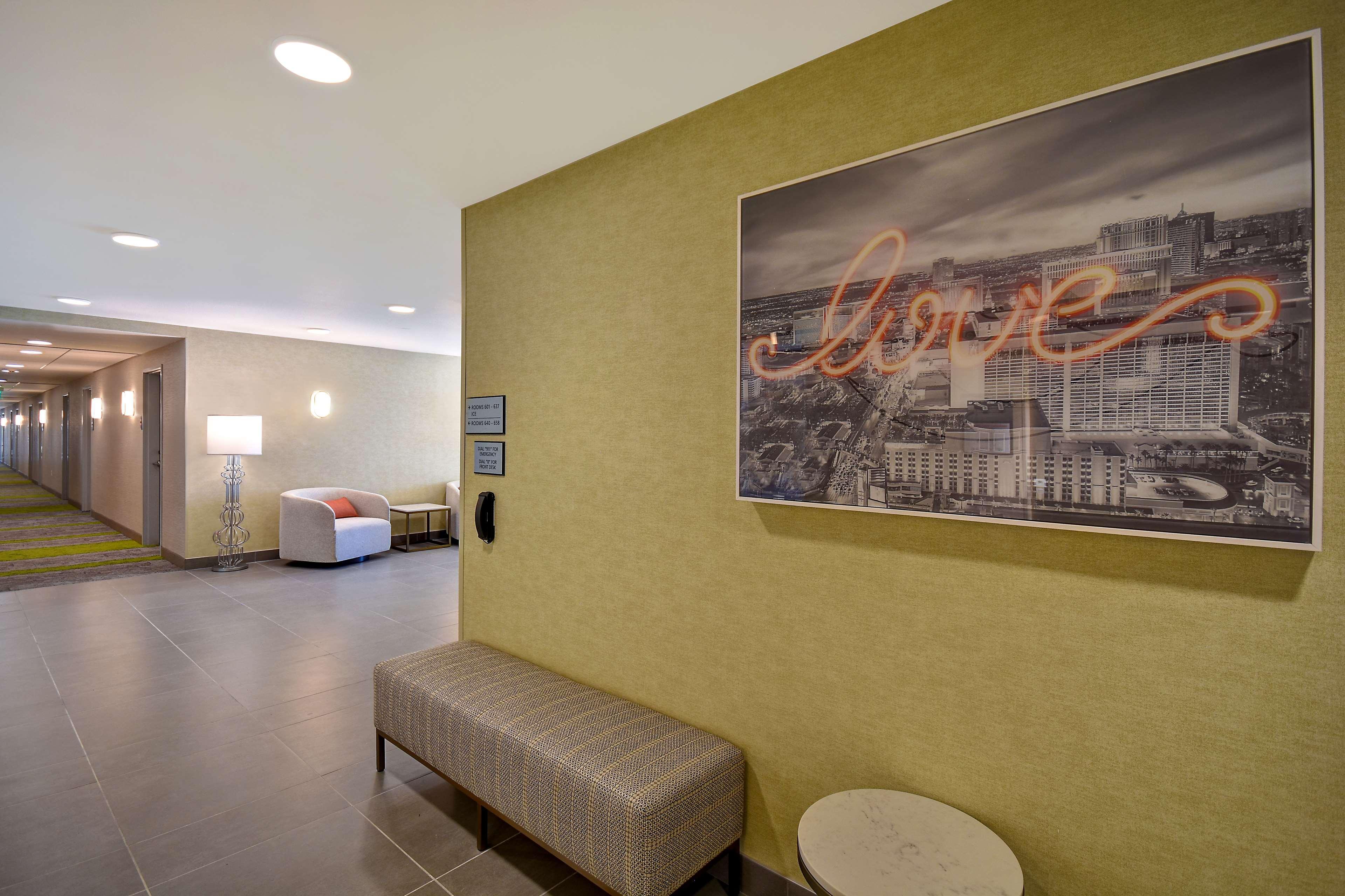 Hampton & Vegas Convention Center - No Fee Hotel