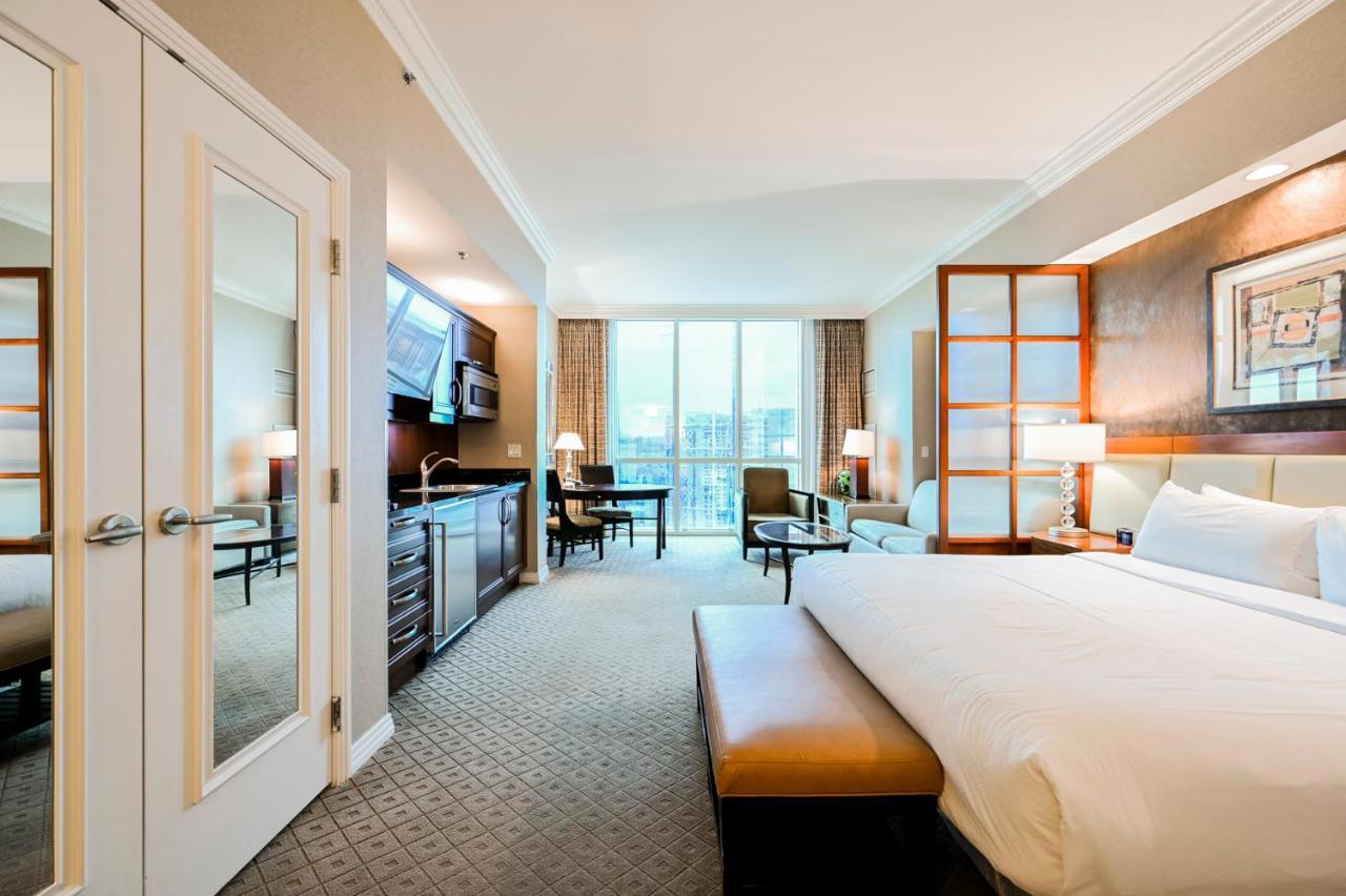 Stripviewsuites Penthouse Two-bedroom Conjoined Aparthotel