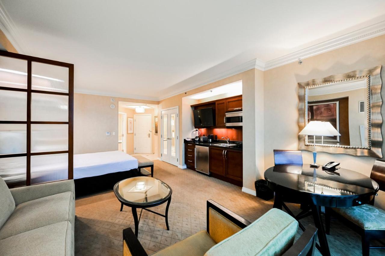 Stripviewsuites Penthouse Two-bedroom Conjoined Aparthotel