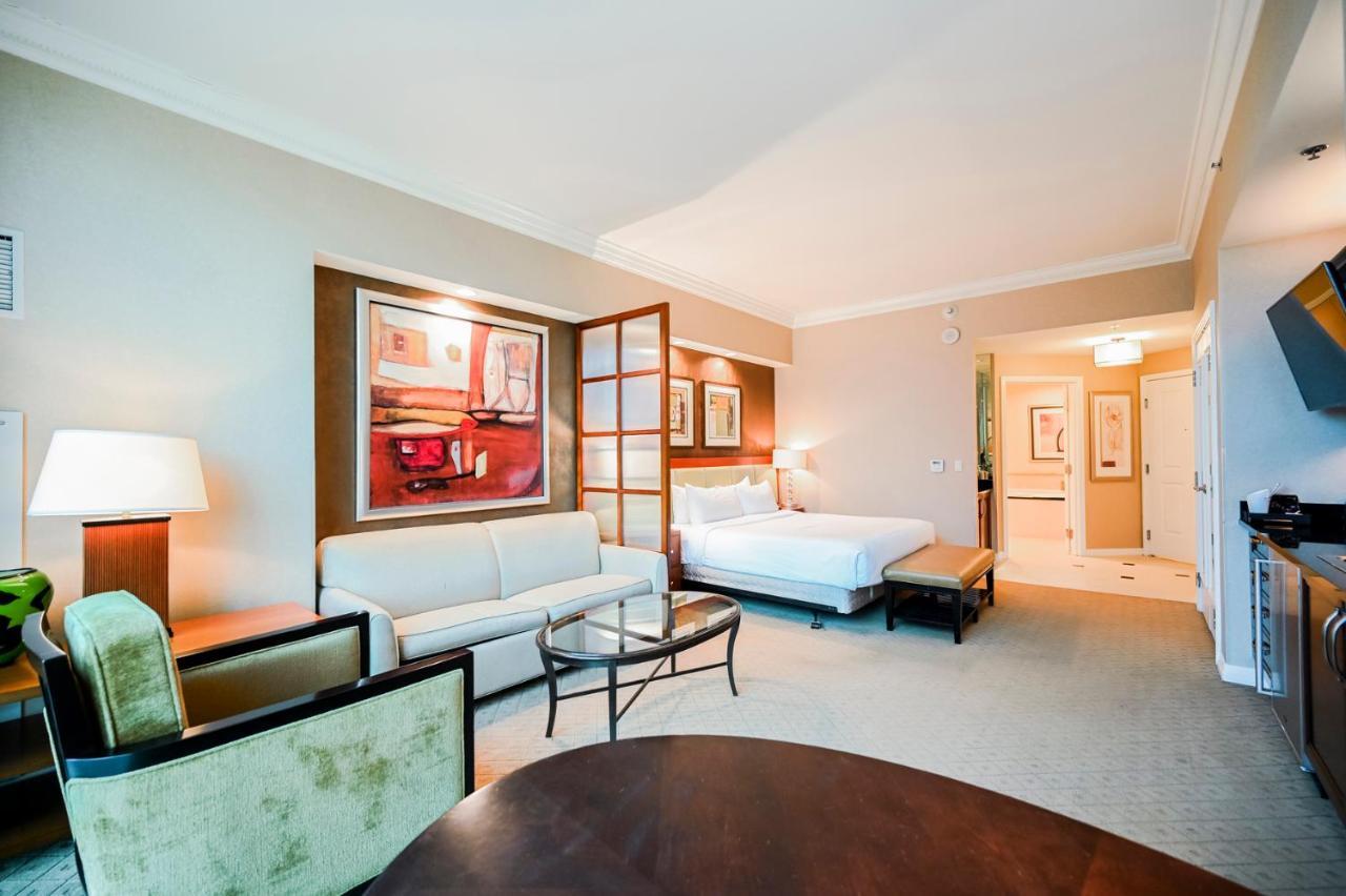 Stripviewsuites Penthouse Two-bedroom Conjoined Aparthotel