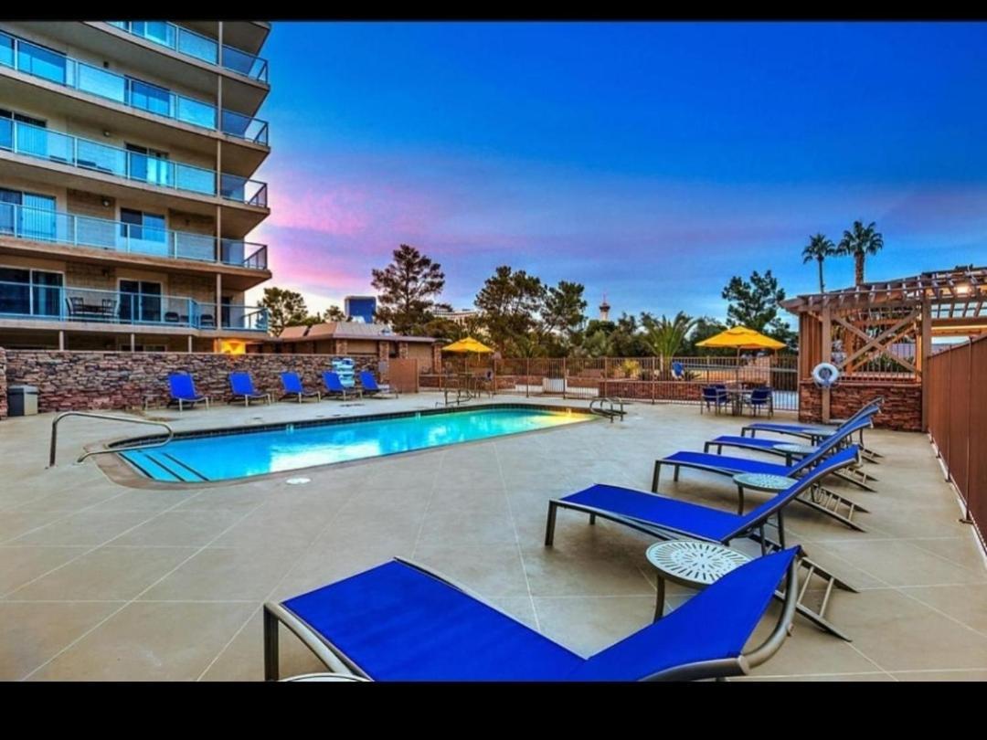 Unlv Corner Apartment Las Vegas
