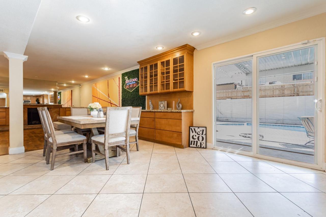 Holiday home Spacious 5-bedroom Retreat With Pool Minutes From The Vegas Strip