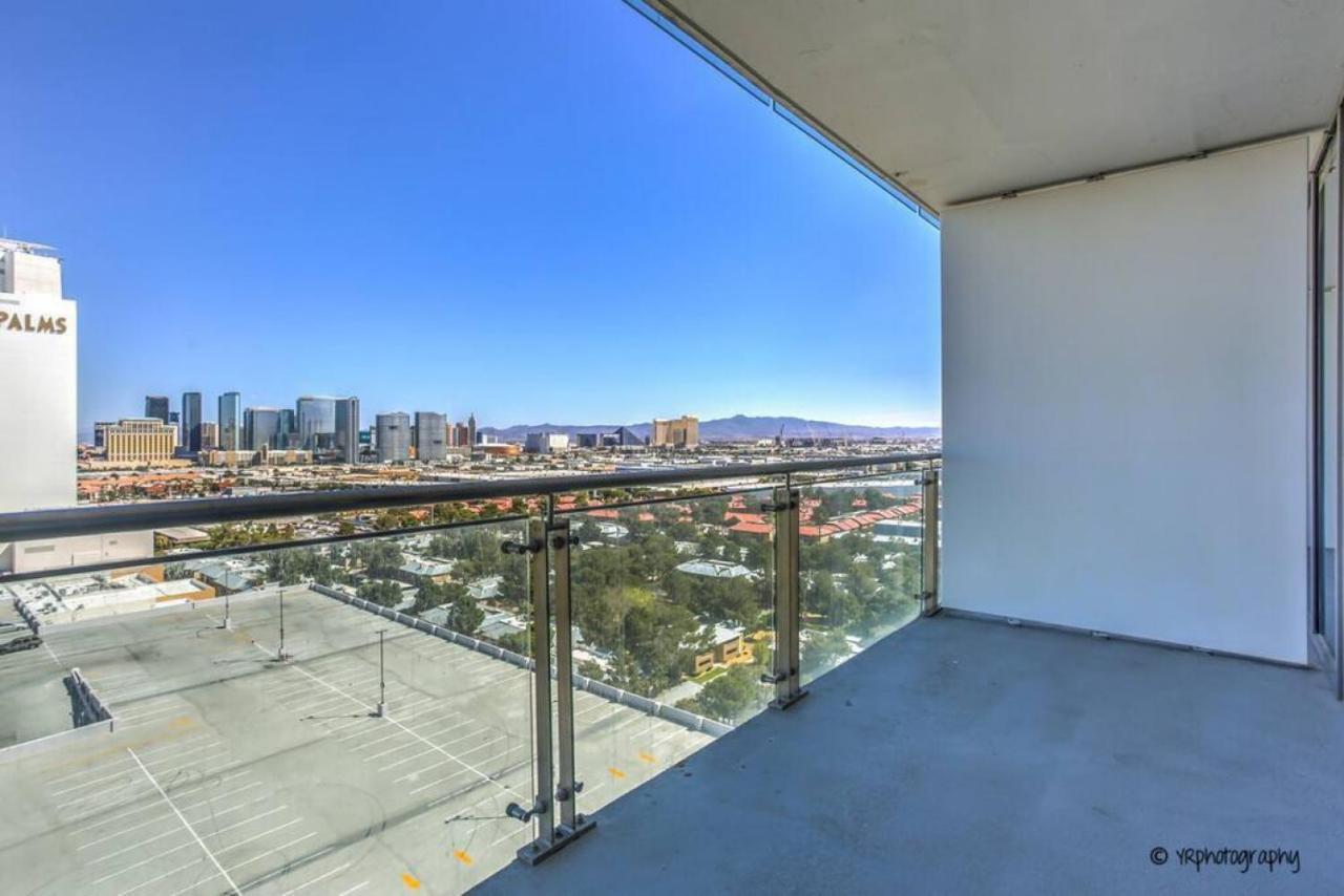 Gorgeous Strip View - At Palms Place - 17 Holiday home Las Vegas