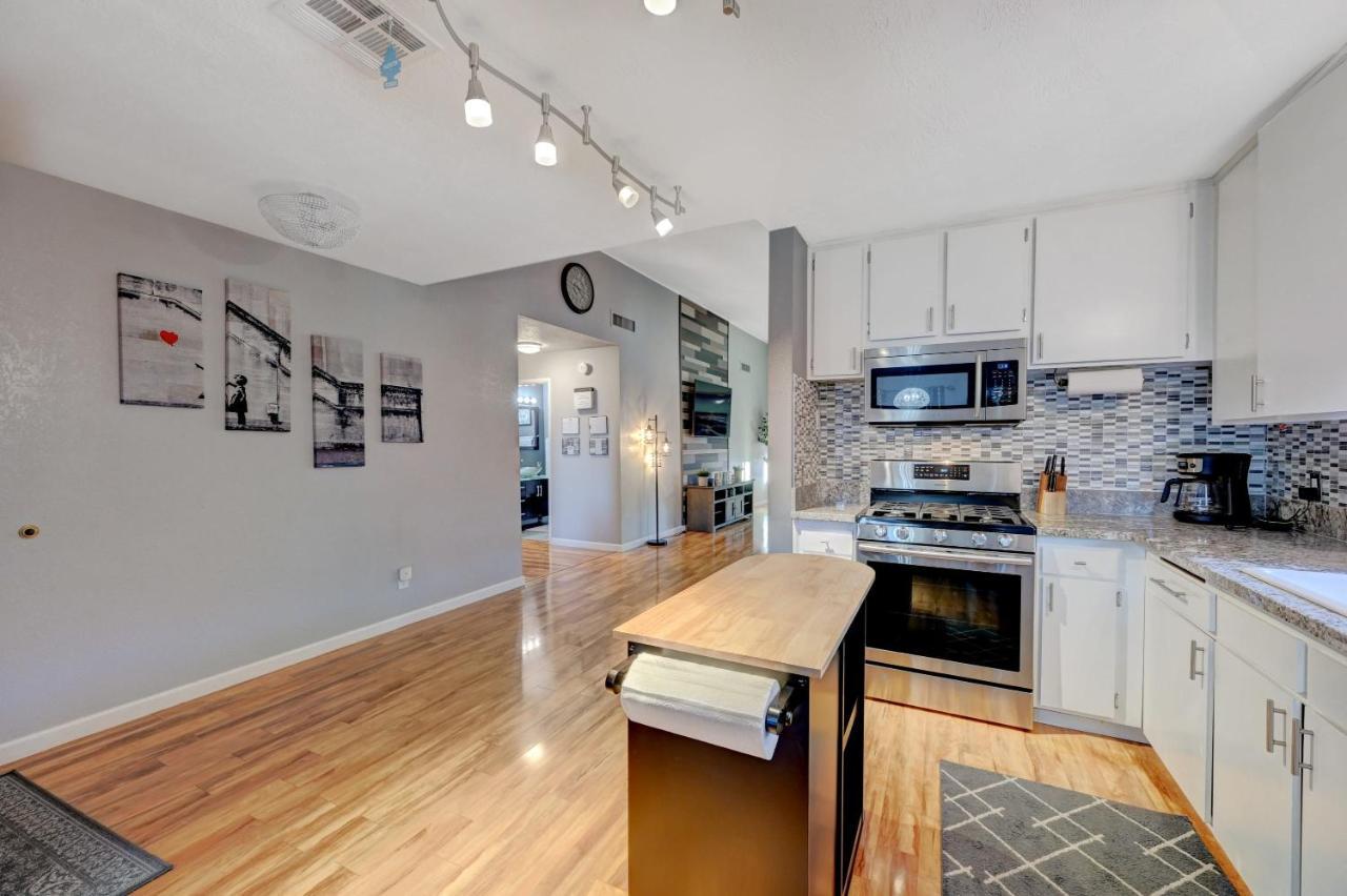 Holiday home Desert Oasis Villa: Heated Pool Minutes From Vegas Strip