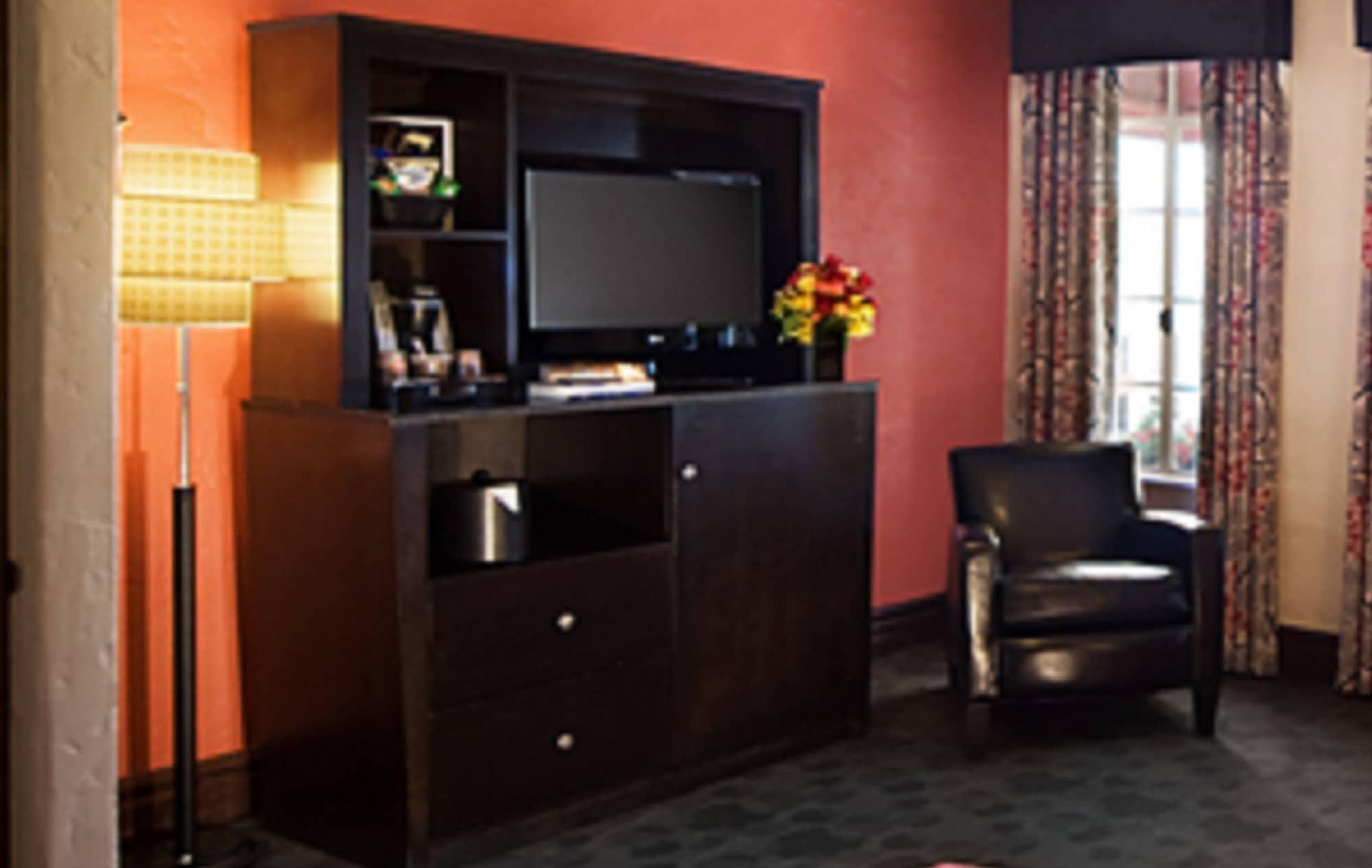 Golden Gate Casino Hotel 3*