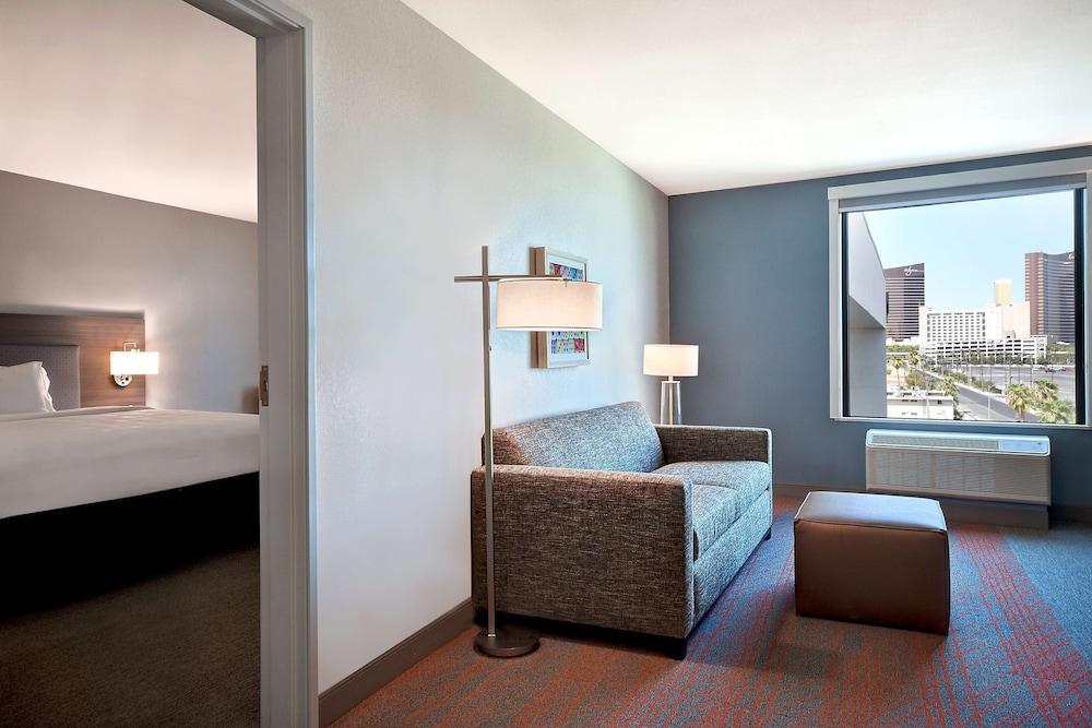 Hotel Hampton & Vegas Convention Center - No Fee